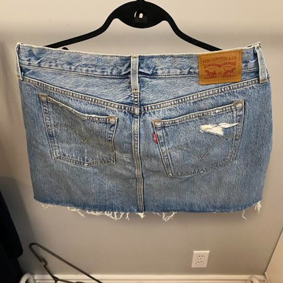 Levi's Jean Mini Skirt - Picture 2 of 2